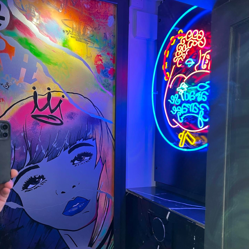 Hoarding graphics